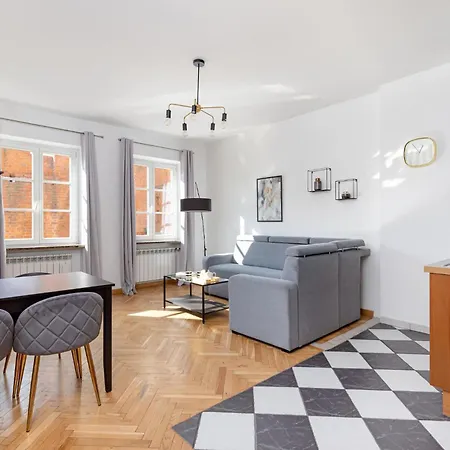 Old Town Fashioned Rycerska By Renters * Warszawa