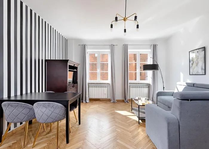 Old Town Fashioned Rycerska By Renters Warszawa